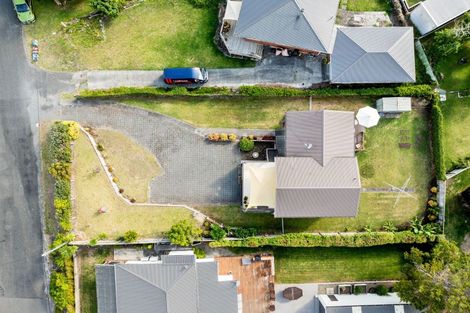 Photo of property in 11 Karoro Road, One Tree Point, 0118