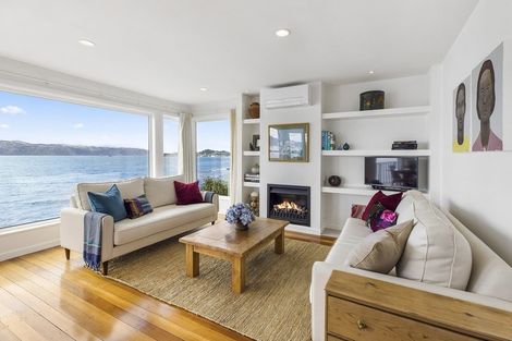 Photo of property in 291 Karaka Bay Road, Karaka Bays, Wellington, 6022