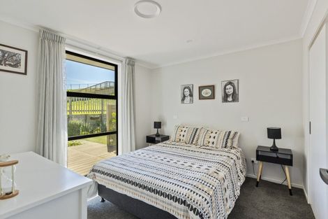 Photo of property in 10 Mackillop Way, Brooklands, New Plymouth, 4310