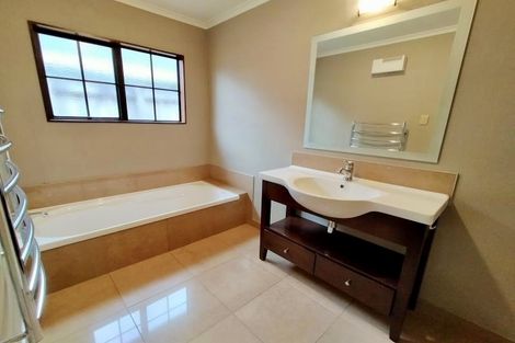 Photo of property in 100 Russell Street, Palmerston North, 4414