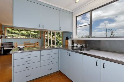 Photo of property in 3 Park Road, Titirangi, Auckland, 0604