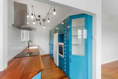 Photo of property in 14 Elphinstone Avenue, Strathmore Park, Wellington, 6022