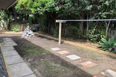 Photo of property in 2/8 Keeling Road, Henderson, Auckland, 0612