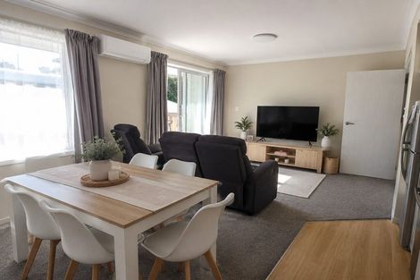 Photo of property in 10/19 Collins Avenue, Tawa, Wellington, 5028