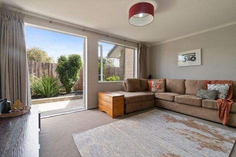 Photo of property in 25a Rewarewa Road, Te Atatu Peninsula, Auckland, 0610