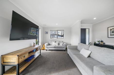 Photo of property in 7 Weatherdeck Close, Whitby, Porirua, 5024