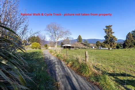 Photo of property in 2 Toiora Place, Takaka, 7110