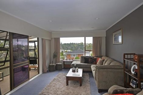 Photo of property in 76 Weatherly Road, Torbay, Auckland, 0630