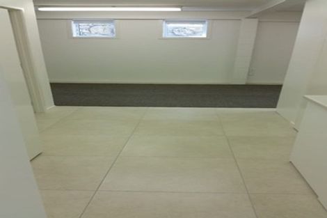 Photo of property in 23 Elsted Place, Goodwood Heights, Auckland, 2105