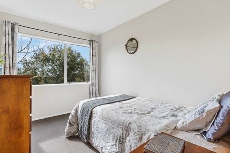 Photo of property in 1/5 Glenvale Place, Totara Vale, Auckland, 0629