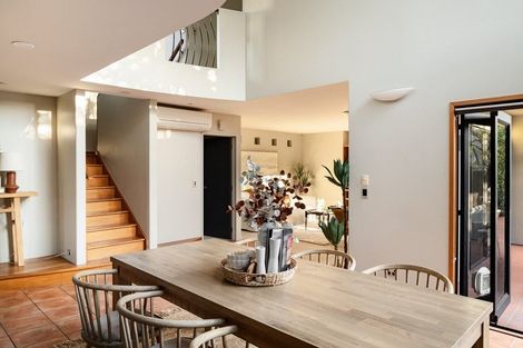 Photo of property in 284 Oceanbeach Road, Mount Maunganui, 3116