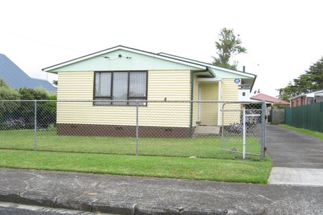 Photo of property in 1 Kowhai Avenue, Mangere Bridge, Auckland, 2022