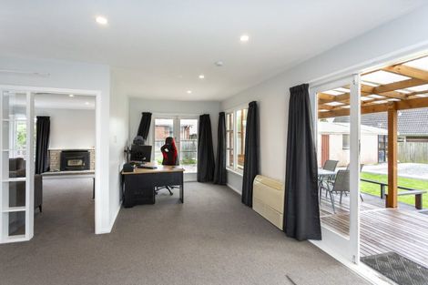 Photo of property in 23 Lochee Road, Upper Riccarton, Christchurch, 8041