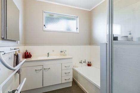 Photo of property in 63 The Drive, Tawa, Wellington, 5028