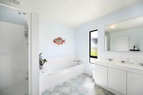 Photo of property in 18 Masters Road, Eureka, Hamilton, 3287