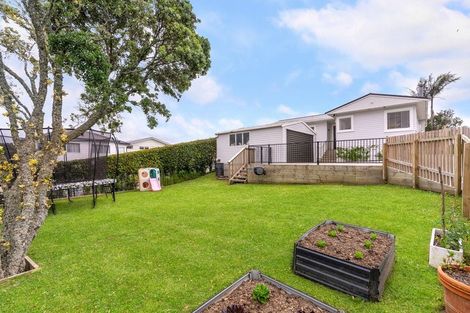 Photo of property in 15 Roberts Road, Glenfield, Auckland, 0629