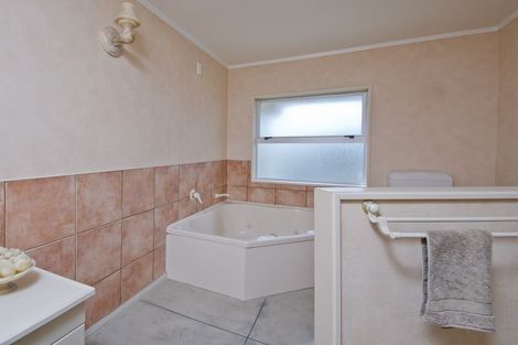 Photo of property in 1228 Papamoa Beach Road, Papamoa Beach, Papamoa, 3118