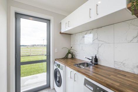 Photo of property in 23 Managhs Road, Halcombe, Feilding, 4775