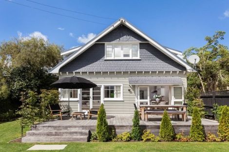 Photo of property in 26 Saint Andrews Square, Strowan, Christchurch, 8052