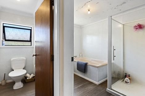 Photo of property in 70 Domett Street, Waitara, 4320