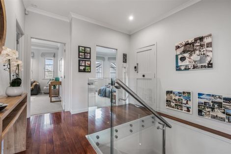 Photo of property in 18 Wairoa Road, Narrow Neck, Auckland, 0624