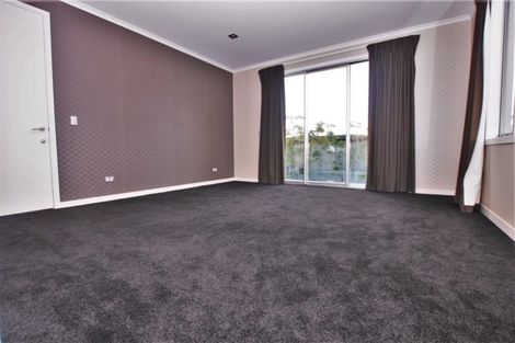 Photo of property in 11 Kinmont Rise, East Tamaki Heights, Auckland, 2016