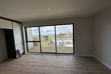 Photo of property in 309 Don Buck Road, Massey, Auckland, 0614