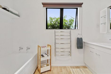 Photo of property in 12a Ashley Street, St Andrews, Hamilton, 3200