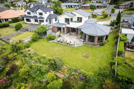 Photo of property in 5 Birkinshaw Grove, Riverstone Terraces, Upper Hutt, 5018