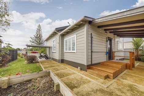 Photo of property in 16 Aorangi Street, Feilding, 4702
