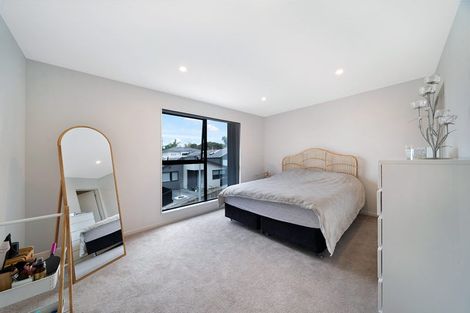Photo of property in 8/105 Hobsonville Road, West Harbour, Auckland, 0618