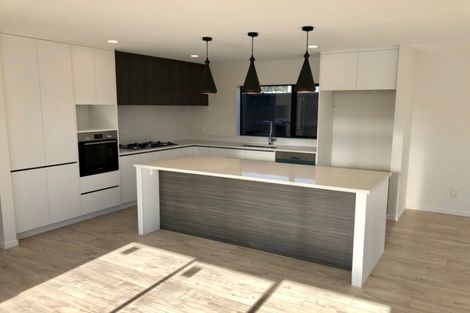 Photo of property in 40 Lumbarda Drive, Kumeu, 0810