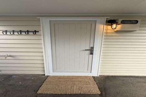 Photo of property in 17 Momona Road, Greenlane, Auckland, 1051