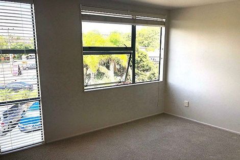 Photo of property in 11/1 Hillcrest Avenue, Hillcrest, Auckland, 0627