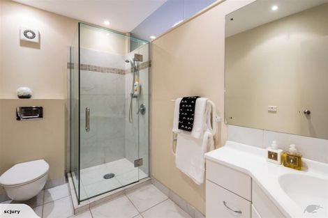 Photo of property in 20 Beechwood Road, Rothesay Bay, Auckland, 0630