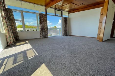 Photo of property in 81 Forrest Hill Road, Milford, Auckland, 0620