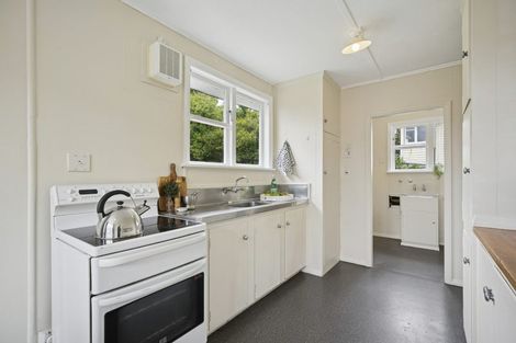 Photo of property in 83 Taylor Terrace, Tawa, Wellington, 5028