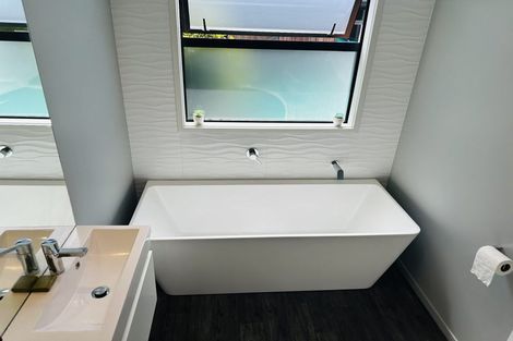 Photo of property in 43b Banbury Crescent, Fairfield, Hamilton, 3214