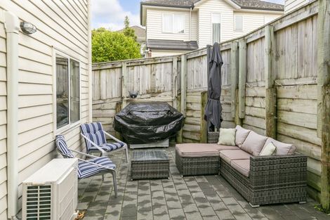 Photo of property in 3/16 Black Rock Road, Newlands, Wellington, 6037