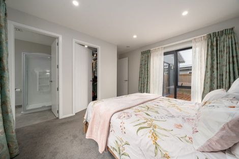 Photo of property in 18 Hattersley Grove, Churton Park, Wellington, 6037