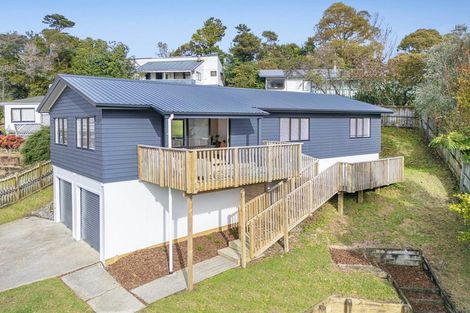 Photo of property in 11 Randal Place, Bayview, Auckland, 0629