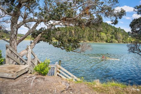 Photo of property in 19 Sandpiper Avenue, Point Wells, 0986