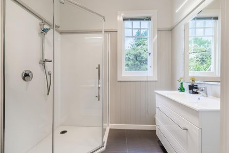 Photo of property in 33 Sunnyvale Road, Swanson, Auckland, 0614