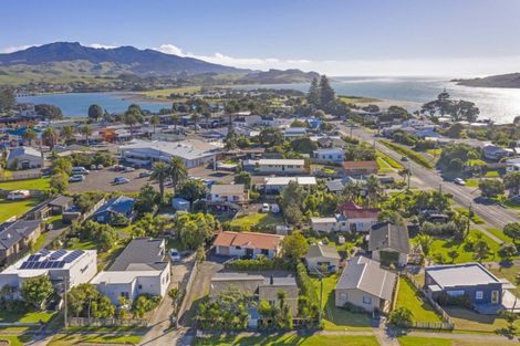 Photo of property in 22 James Street, Raglan, 3225