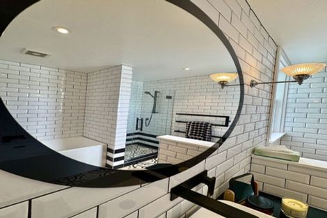 Photo of property in 322 Oriental Parade, Oriental Bay, Wellington, 6011