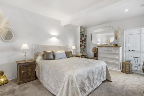 Photo of property in 5c The Esplanade, Eastern Beach, Auckland, 2012