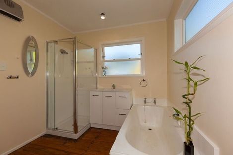 Photo of property in 96 Matatua Road, Raumati Beach, Paraparaumu, 5032