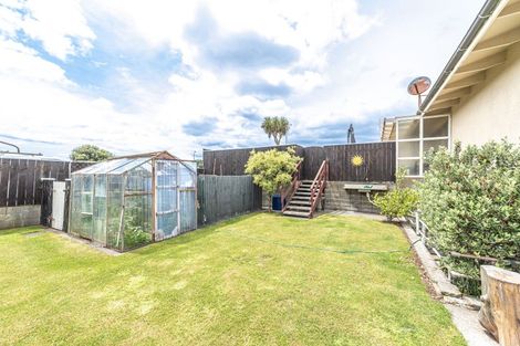 Photo of property in 4 Kapiti Terrace, Castlecliff, Whanganui, 4501