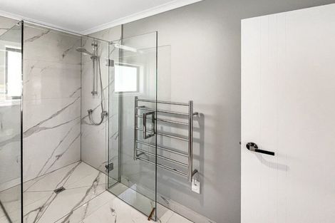 Photo of property in 8 Winnie Close, Acacia Bay, Taupo, 3330