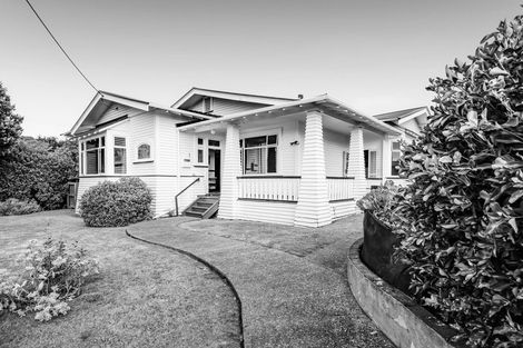 Photo of property in 8 Lincoln Street, Patea, 4520